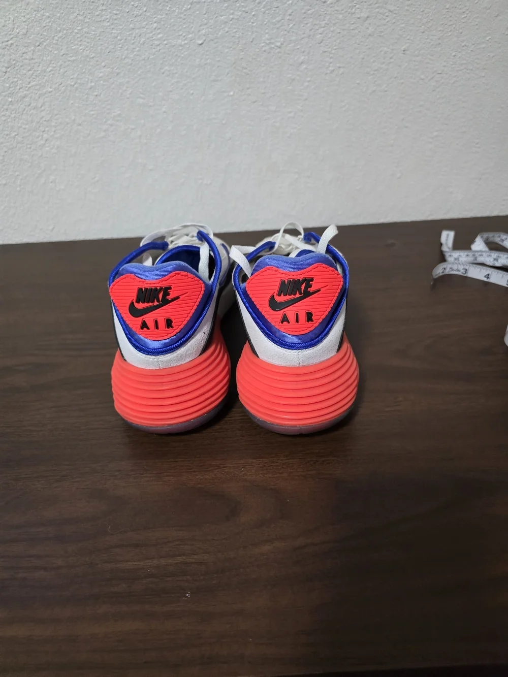 Nike Air Retro White Blue Orange Runner Sneakers